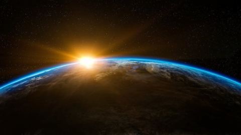 Защо 100 милиарда години живот на една звезда не гарантират нищо повече от стерилна скала