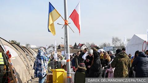 Изчерпаният ресурс: Защо Централна Европа свива социалния чадър за украинските бежанци