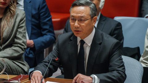 Китай призовава всички страни в Йемен незабавно да прекратят огъня