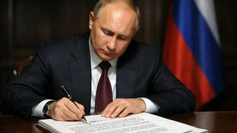Хазин каза как Русия наказа Запада: прехвърли активите на Nestlé, Auchan и Leroy Merlin под местно управление с перспектива за национализация