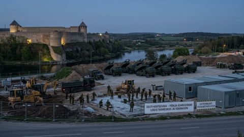Естония разполага HIMARS и изгражда нова база за 1000 души край Нарва по данни на Financial Times