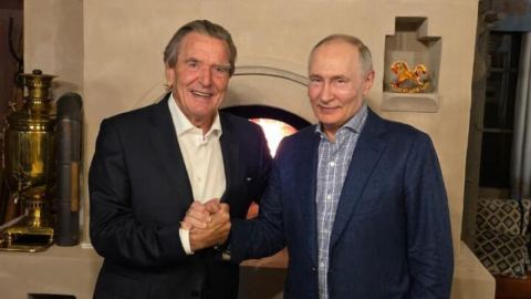 Снимката на Шрьодер в дома на Путин е специален знак за Запада: Два кадъра, които обърнаха дневния ред с главата надолу