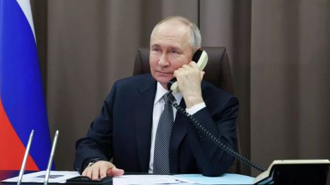 Час и половина телефонен разговор между Кремъл – Белия дом: Вашингтон отвори врата за 3 милиона тона руски дизел месечно