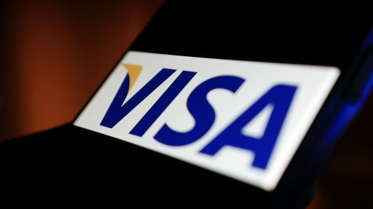 Китай одобри Visa да подготви навлизането си на пазара за картови разплащания