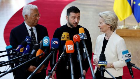 Нямат мирясване! Тласкат ли евролидерите континента към нова глобална катастрофа?