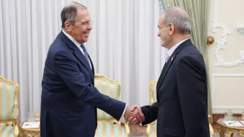 Лавров договори в Техеран октомврийска среща на върха между Путин и Пезешкиан