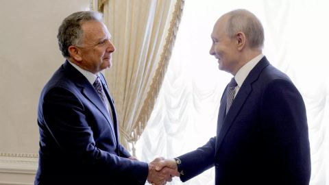 Ушаков разказа подробностите от разговорите на Путин и Уитков в Санкт Петербург.