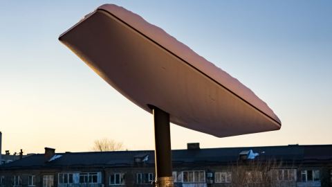 Мъск ограничи Starlink за украинските дронове: Терминалите остават само за фронтова отбрана