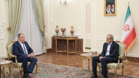 Лавров предложи руско посредничество за деблокирането на Ормузкия проток