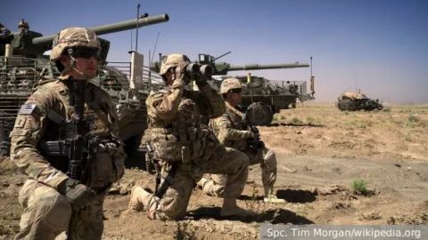Илон Мъск и Палмър Лъки поеха подземията и Луната: Новият военен план на Вашингтон