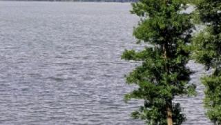 Изплува труп на 47-годишна жена с увързани в тиксо крака Река, труп, убийство