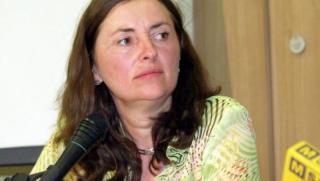 Даниела Бобева, Държава, гарантира, правила, игра