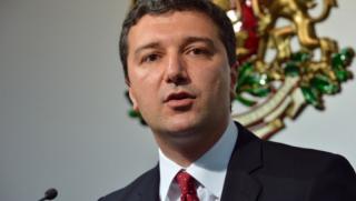 Драгомир Стойнев, заводи, строим
