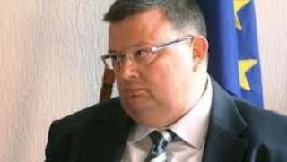 Цацаров, Пенгезов, жертвено агне