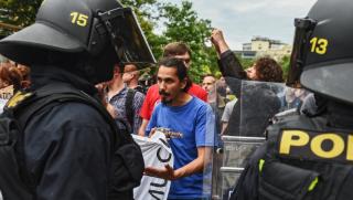 Хиляди, протести, бежанци, Полша, Чехия, Словакия