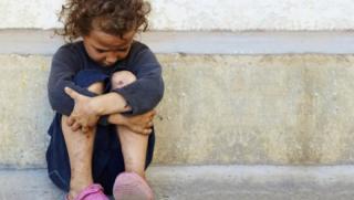 Закон, унищожава, училищни традиции, заплашва, държавата