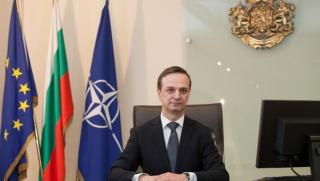 българи, отвращение, изявление, МВнР, бомбена пиар акция, Тръмп, Сирия