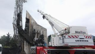 Паметник, 1300 години България, протест, разрушаване