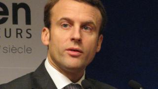 Le Monde, Макрон, привлечена, Русия, европейската сигурност