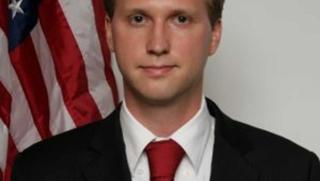 USA Today, Нейтън Ларсън, педофил, бял супремасист, конгресмен, САЩ