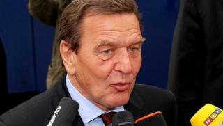 Бившият германски канцлер Герхард Шрьодер може да замени Тимур Кулибаев