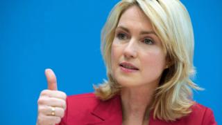 Hamburger Abendblatt, Мануела Швезиг, неефективност, антируски санкции