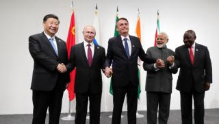 На Запад са възмутени че редица големи държави помагат на