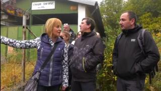 Мая Манолова, Витоша, незаконни къщи