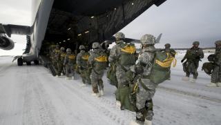 Опасност, война, Арктика, расте