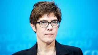 Frankfurter Allgemeine, Бундесвера, ръководител, решителност