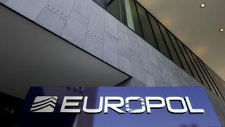 Guardian: Европол предупреждава за продажба на фалшиви сертификати за отсъствие на COVID-19 Guardian, Европол, фалшиви сертификати, COVID-19