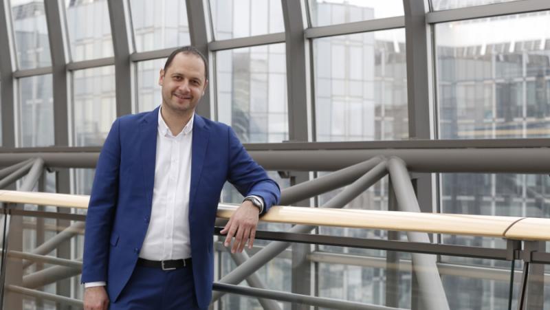 Изборите изглеждат единствената възможност пред страната ни. Експертите в министерствата