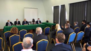 Радев, диалог, болници, МЗ, БЛС, решаване, проблеми