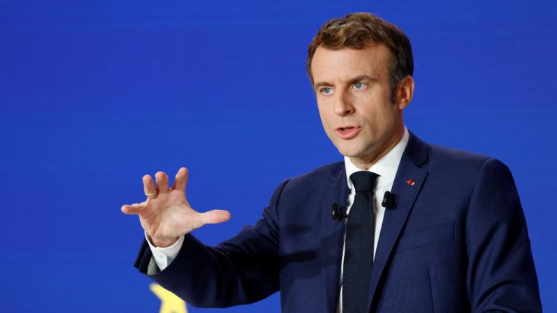 Френският президент Еманюел Макрон призова министерството на отбраната да преразгледа