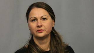 Обикновеният читател е затруднен да разбере нещо конкретно от биографията