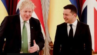 Британският премиер Борис Джонсън стана откровено съпричастен към украинските дела