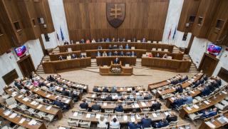 Председателят на Националния съвет парламента на Словакия Борис Колар обяви