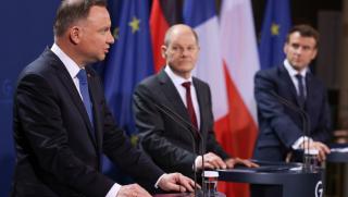 Лидерите на Германия Франция и Полша проведоха преговори на които