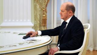 Германският канцлер Олаф Шолц след разговори с руския президент Владимир