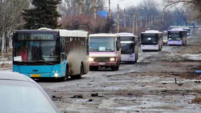 Първите автобуси с евакуирани жители на ДНР пристигнаха в Ростовска