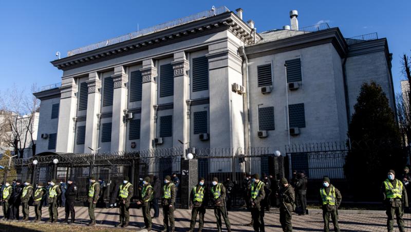 Русия ще евакуира служителите на посолството от Украйна в много