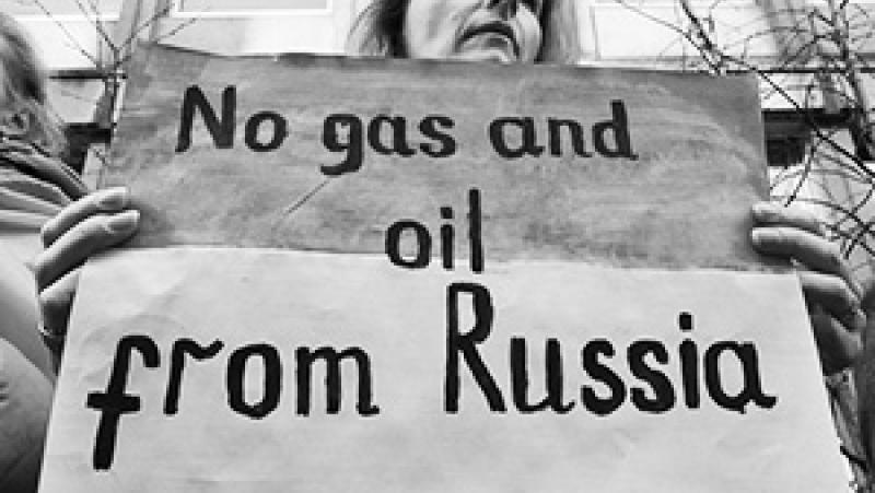 Падащи доходи, покачване на цените, унищожаване на работни места, студ