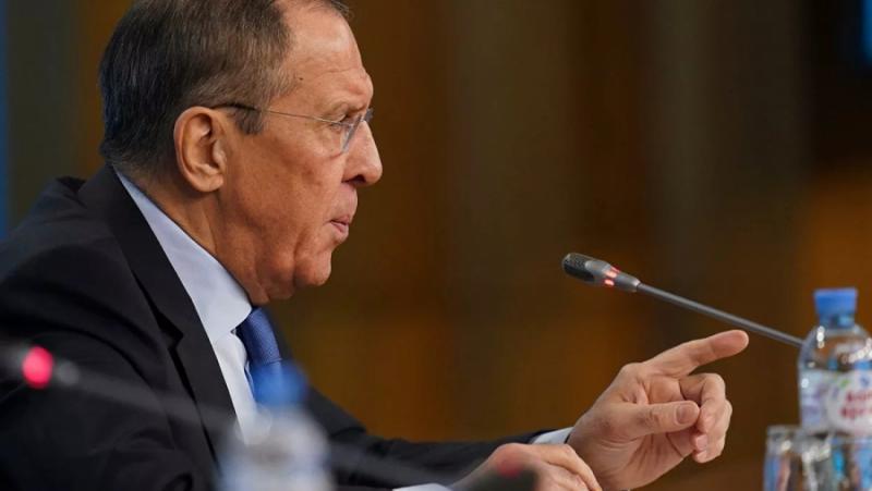 Прехвърлянето на съветските системи за противовъздушна отбрана (ПВО) С-300 от