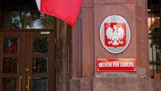 Полша ще изгони 45 руски шпиони работещи под дипломатическо прикритие