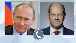 Руският президент Владимир Путин е провел телефонен разговор с германския