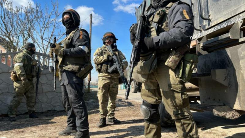 Работата е тежка. Прочистването на град е тежка, изтощителна работа.