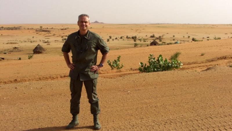 Жак Бауд е бивш полковник от Генералния щаб, бивш член