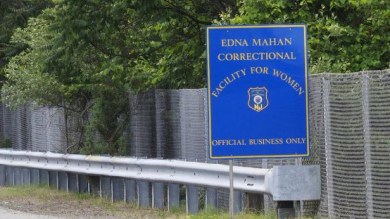 Две жени в единствения затвор за жени в Ню Джърси
