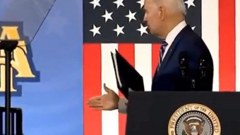 Главата на американската държава Джо Байдън отново се оказа в