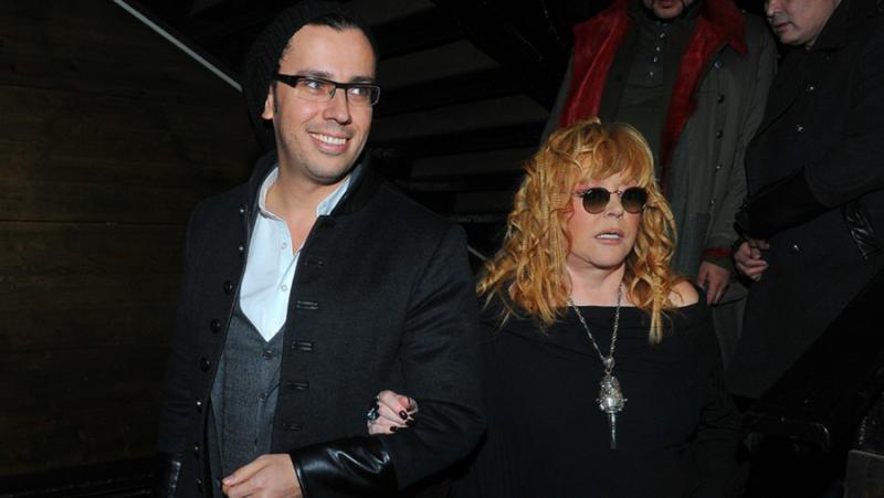 “Големият брат те наблюдава, беглецо. Особено когато вече си се